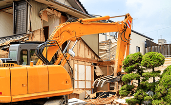 「遺品整理とあわせて解体工事も承ります」画像